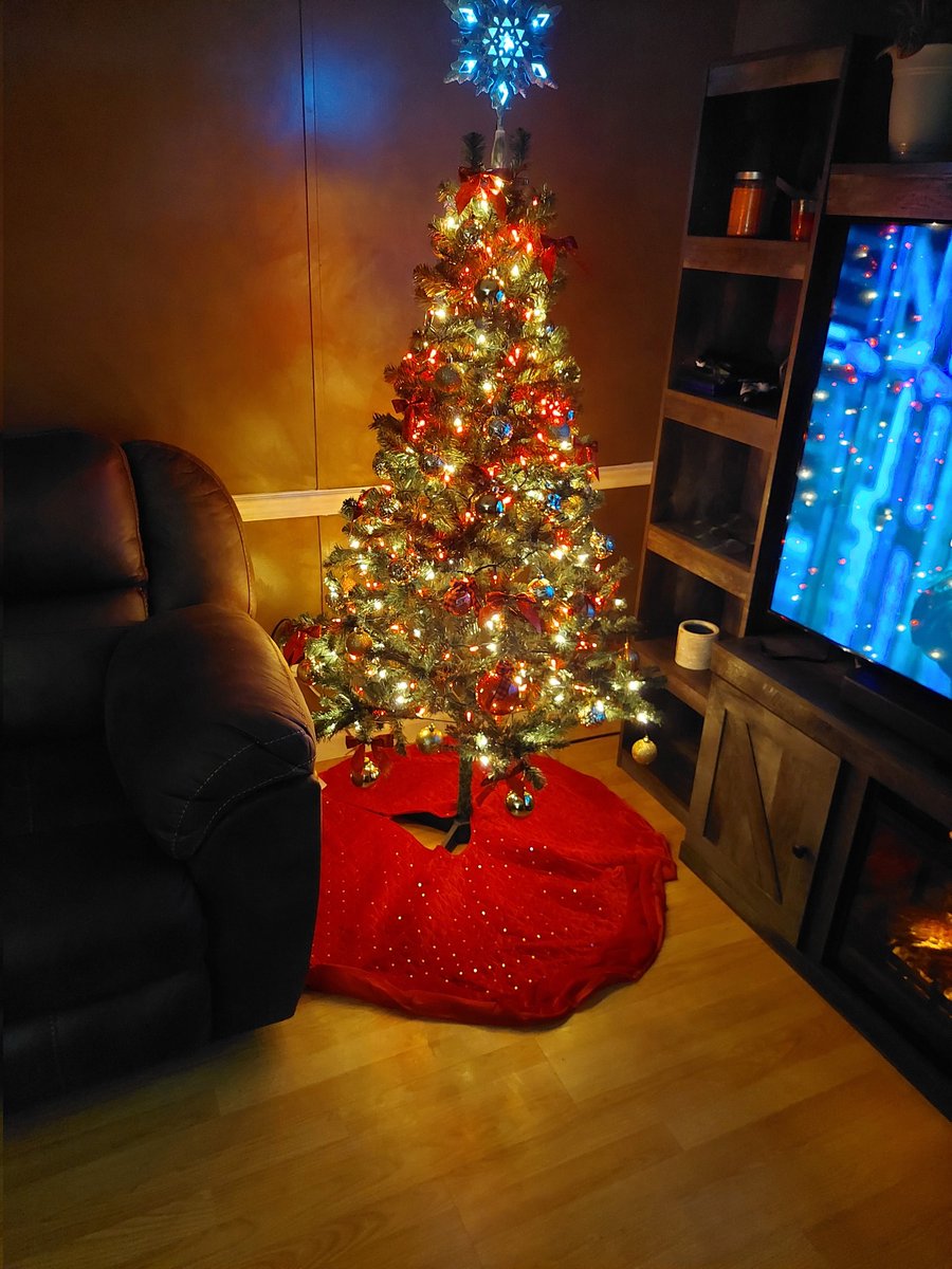mymmot72's tweet photo. Wish I had someone to celebrate the holidays with https://t.co/YDiHBhgNhE