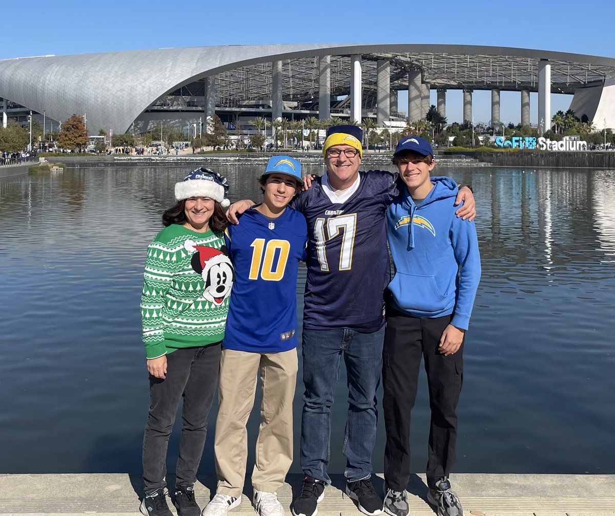 etheridgepsych's tweet photo. #BoltUp https://t.co/SA2nCcvwR4