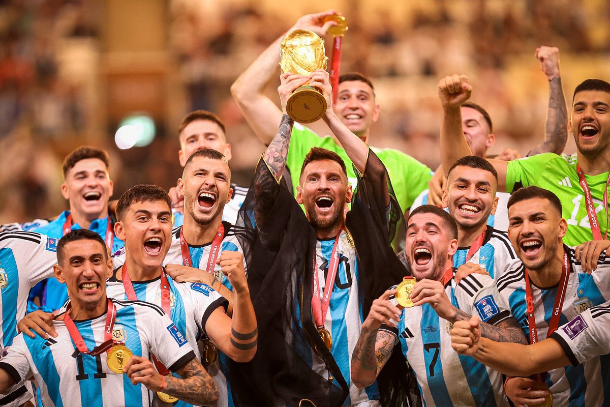 colocasado's tweet photo. 18/12/2022 ARGENTINA CAMPEÓN DEL MUNDO, EL DIA MAS FELIZ DE MI VIDA, GRACIAS POR TODO 🇦🇷♾️ https://t.co/f96OOOkcYe
