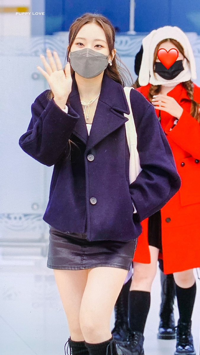 📷 ー 17.12.22 | #SHEON no aeroporto voltando para a Coreia do Sul.

Cr.  030128_

#션 #SUYEON #ション 
#Billlie #빌리 <a href="/Billlieofficial/">Billlieofficial</a>