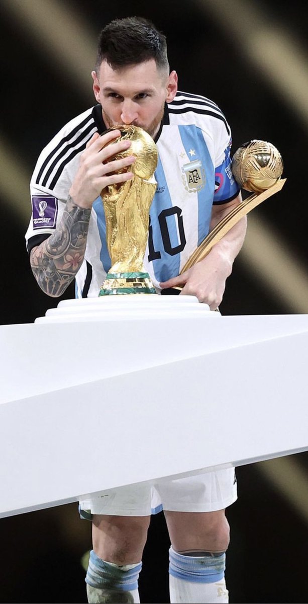 AarnKD's tweet photo. El Más grande de la Historia 😍❤️🏆🏅 https://t.co/KnbmuY5k6x