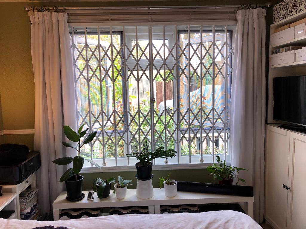 rsgsecurity_uk's tweet photo. Our RSG1000 Window Grille fitted tofamily home in Plaistow.
https://t.co/wR5guRjqFj
#rsgsecurity #retractablegrilles #securitygrilles #fightburglary #makingbritainsafer https://t.co/cj0xzAbKRX