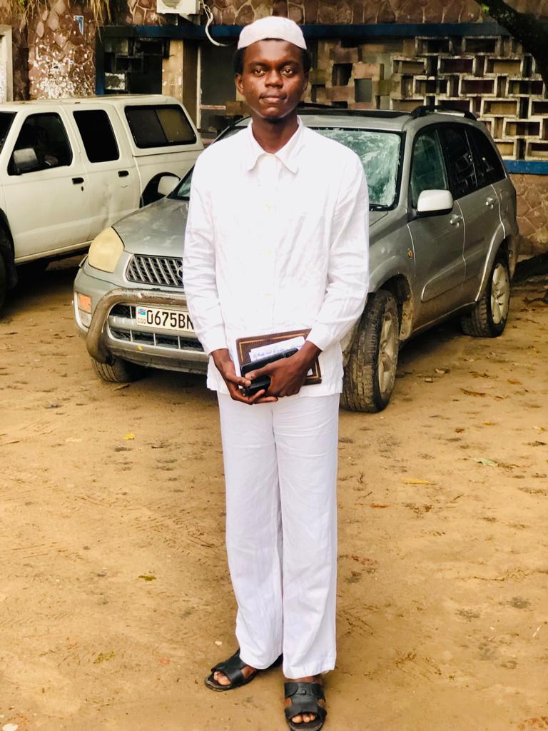 kendiomukendi64's tweet image. #Retour_en_image

 Les Arabes ont l&apos;habitude de dire:
la yajib &apos;an tukdhib ealaa shakhs yathiq bik &apos;aw tathiq fi shakhs yakdhib ealayka.

Ce qui veut dire &quot;Il ne faut pas mentir à une personne qui vous fait confiance ni faire confiance à une personne qui vous ment&quot;.@leParrainRDC