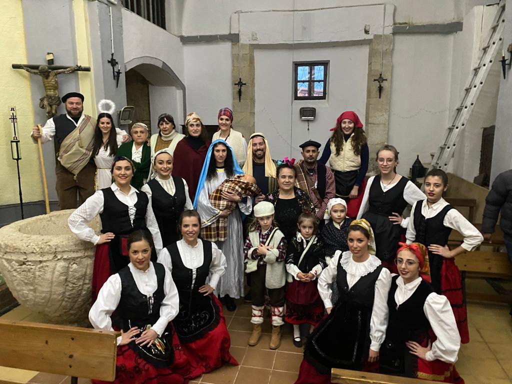 Actuación del grupo de Danzas de Castromonte y Jano Teatro en la Pastorada de Villardefrades 18/12/2022
¡Gracias, gracias y gracias por contar con nosotras! ❤🖤