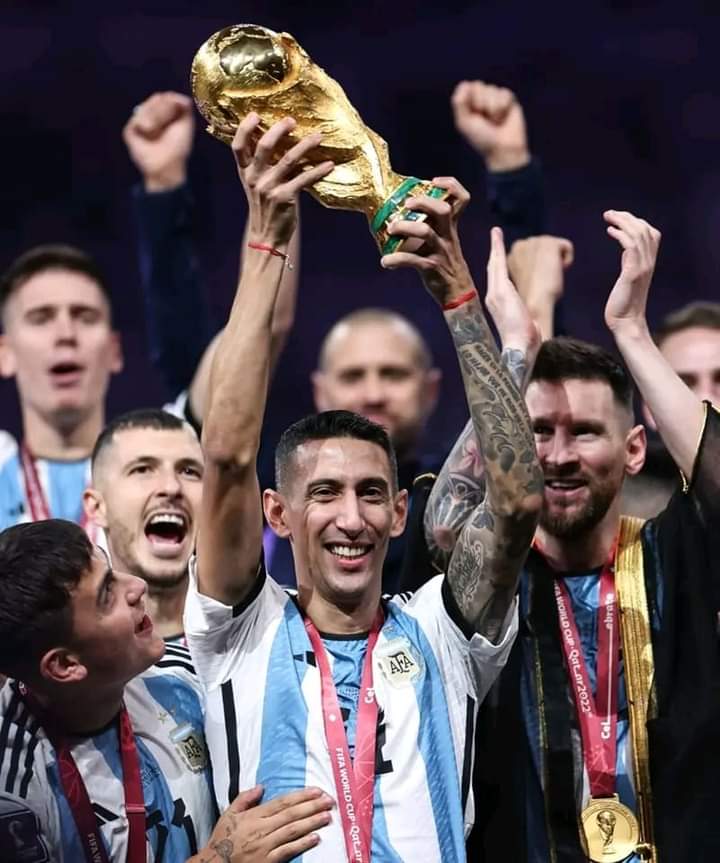 NoeRodr69722322's tweet photo. Que Grande nuestro Fideo!! 💙🤍💙 https://t.co/gn6UVaTgEs