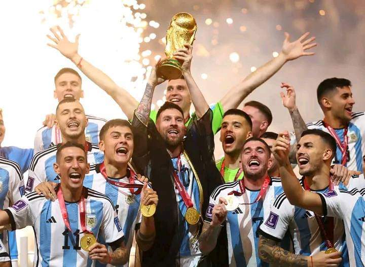 NoeRodr69722322's tweet photo. Campeones del Mundo 💙🤍💙 https://t.co/Np7KhbBBJT
