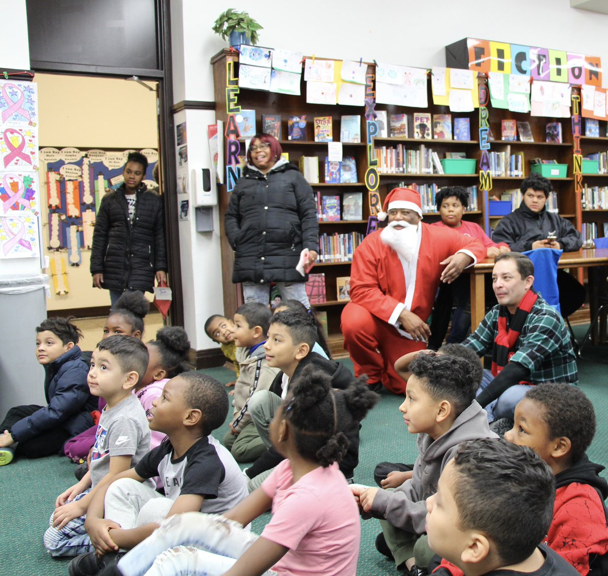RaymondALopez's tweet photo. Thanks to Principal Jackson-Ivy & our entire Tiger Family for serving breakfast to our children before a book reading by Henderson’s very own Adelia Davis, child author of many books including “Nia’s Question.”
#chi15 #MerryChristmas2023 https://t.co/xoAZA0AmK2