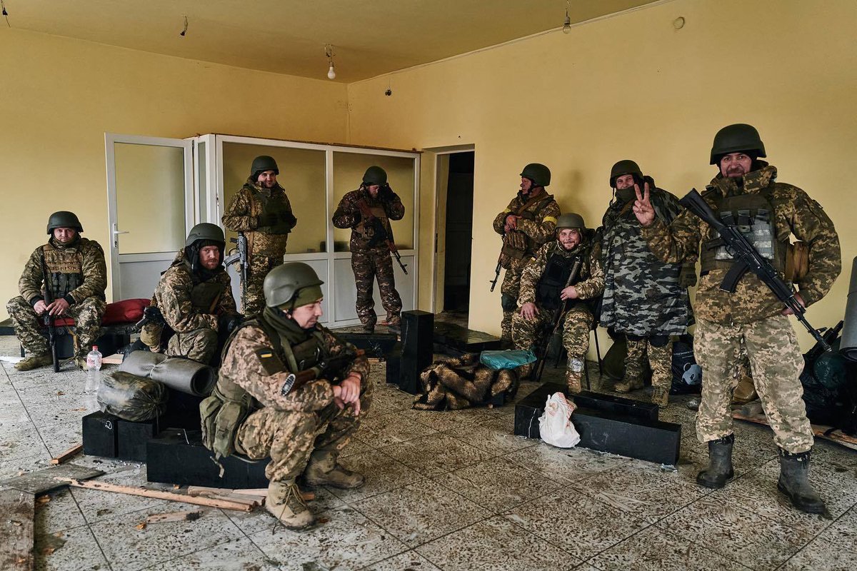 Контроль бахмута сегодня. Разрушенный бахмут. Мэр бахмута встретился с жителями. Бахмут город сейчас. Бахмут донецкая область.