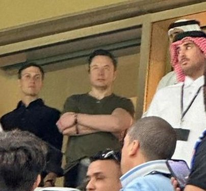 Ach übrigens, #Elmo #Musk war heute auch zum #WMderSchande Finale in #Qatar #ARGFRA 
Und zwar zusammen mit dem Schwiegersohn von #Trump Jared Kushner, der nichtgewählte heimliche Außenminister von 
Donald Fuck
Passt alles zusammen