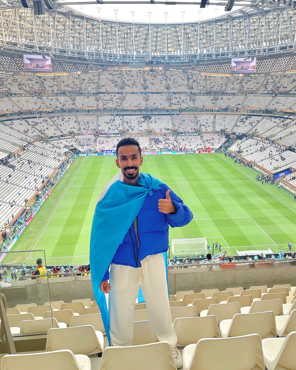 Sido1x's tweet photo. يوم للتاريخ وحضور اهم مباراة في التاريخ الحمدلله 🤍🇦🇷💙.
#FIFAWorldCup https://t.co/3BjyPJKKko