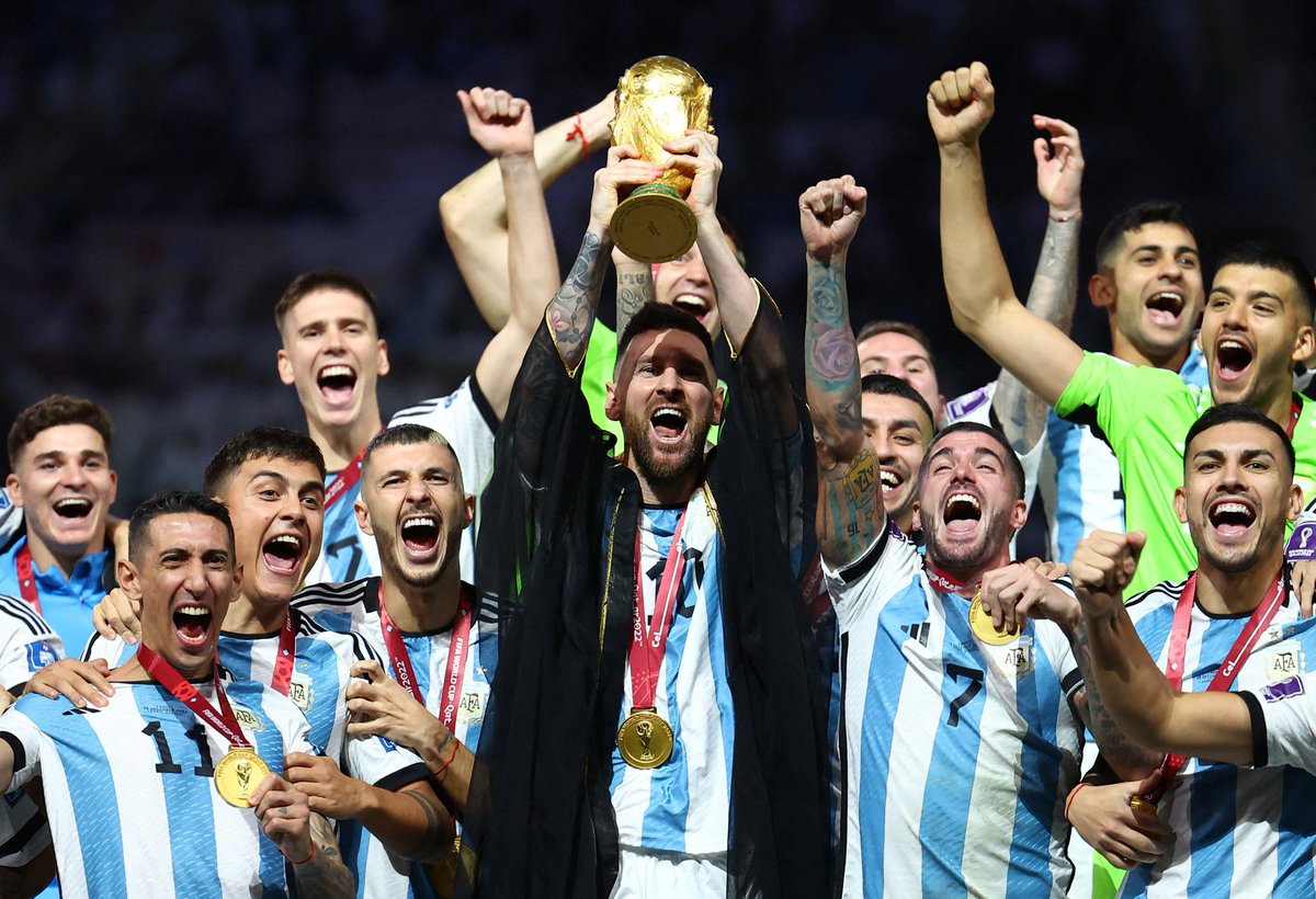 xhdhxn's tweet photo. Sheikh Messi wins the World Cup & Saudi Arabia wins Sheikh Messi's team. So can I say that Saudi Arabia is the best team in the world? 🙏😉 #سعوديه
#ArgentinaVsFrance #Argentina #SaudiArabia #ARGvsKSA #FIFAWorldCupQatar2022
#Messi𓃵 #GOAT𓃵 #SheikhMessi https://t.co/V2hLMgRPDz