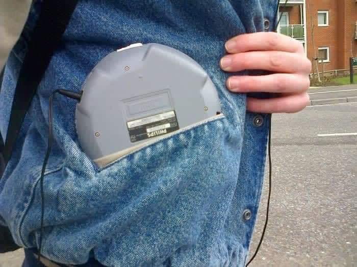 friskradio's tweet photo. Oh those were the days when these were the problems we used to have to worry about #oldskoolproblems https://t.co/E8mBpCdkyY