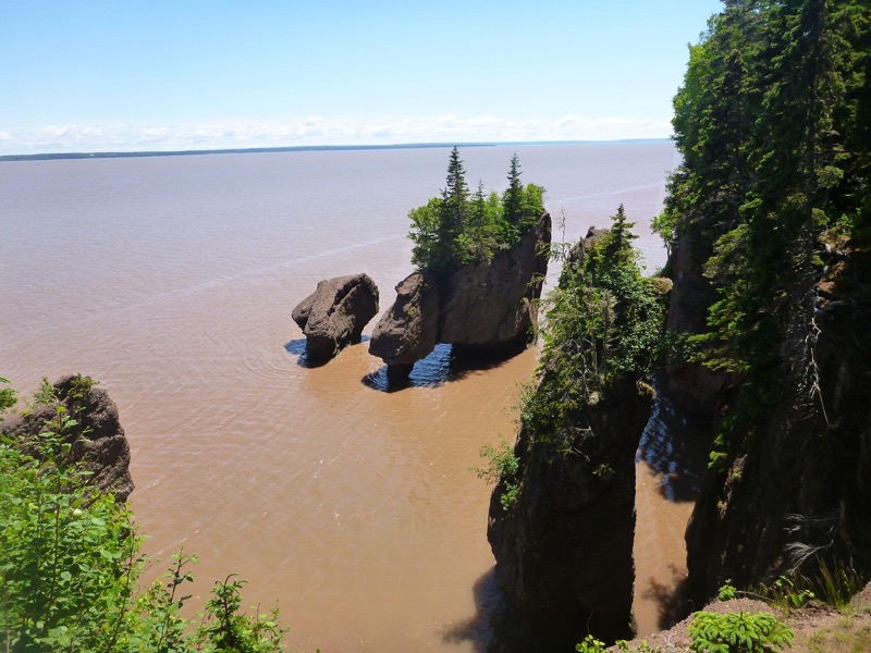 Journey2design's tweet photo. Kayaking Hopewell Rocks on the Bay of Fundy - New Brunswick https://t.co/TgE2JTdXa7 via @chris2x https://t.co/O1qCk7M6Ra