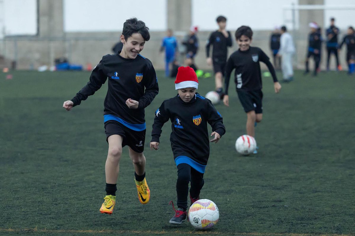 la_frontal's tweet photo. 👋🏻 Demà visitem la @TorrefortaCDC i el seu salt endavant a través de la formació de qualitat 

📆 Dilluns 19 de desembre
🕕 18.30h
📺 https://t.co/dhOEejhhH4 i @esport3

🔗 Més a https://t.co/4KVnGURiIm

🎅🏼 Ens hi acompanyarà el Pare Noel 👏🏻 

#FCFTV #futbolcat https://t.co/xTIFcv8M6H