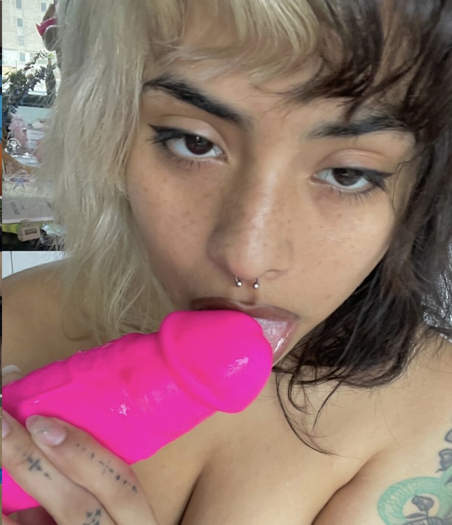 Kkexeterr's tweet photo. feeling so horny right now , don’t be afraid to dm , I don’t bite ;) 

#nsfwbts #nsfwsub #nsfwtwitter #nsfwdaddy #nsfwpost #nsfwconcept #nsfwdom #nsfwcommunity #nsfwconcepts #nsfwkink #horny #teen #teenleaked https://t.co/9LGEFj7hvH