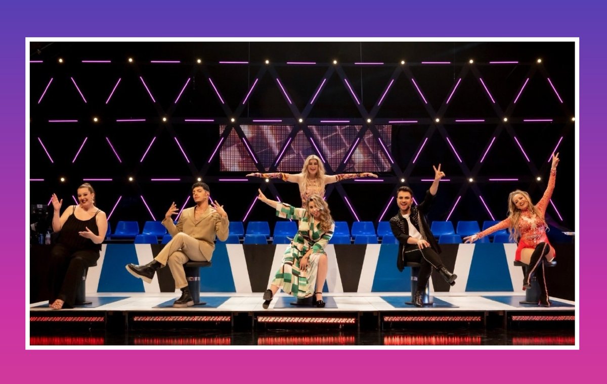 els integrants d l'equip blau. 🤩
<a href="/Musiclau1/">Lau Sánchez</a> <a href="/luciaa_cano/">Lucia cano</a> <a href="/Dommoralesmusic/">Domingomoralesmusic</a> , <a href="/mayomusic_/">MAYØ</a> i <a href="/CarreresAndrea/">andrea.carreres</a> 
amb @_samanthagg
"A muerte amb l’equip blau🤘" 
al capdavant busquen escoltar el seu nom com guanyador o guanyadora d la Batalla final 
📺Dimarts estrena en <a href="/apunt_media/">À Punt</a>