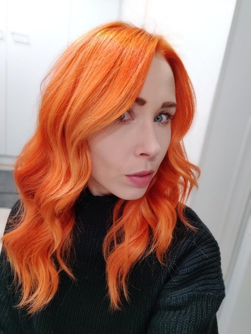 New hair! 🧡
#newhair #orangehair #GingerHair https://t.co/7CBuyRO2Ak