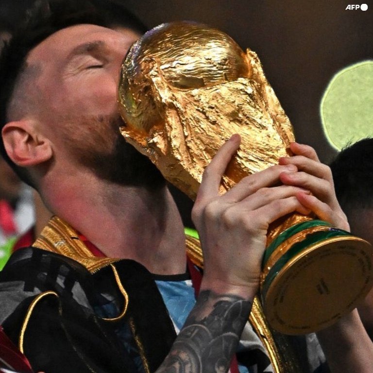 fake_laith's tweet photo. CAMPEON DEL MUNDOO🇦🇷⭐️⭐️⭐️🐐
#Messi𓃵 
#FIFAWorldCup https://t.co/p9mlM9GPXc