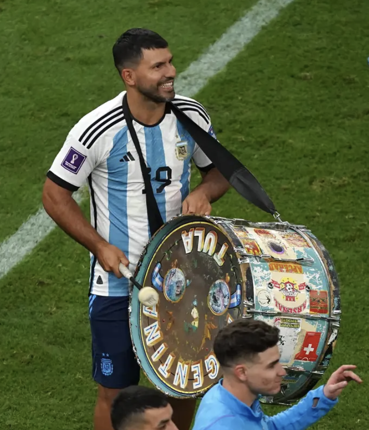 sportbible's tweet photo. Sergio Aguero was the MVP of Argentina's World Cup celebrations after 'doing a John Terry'  😂👏🇦🇷 https://t.co/qojnehDrOe