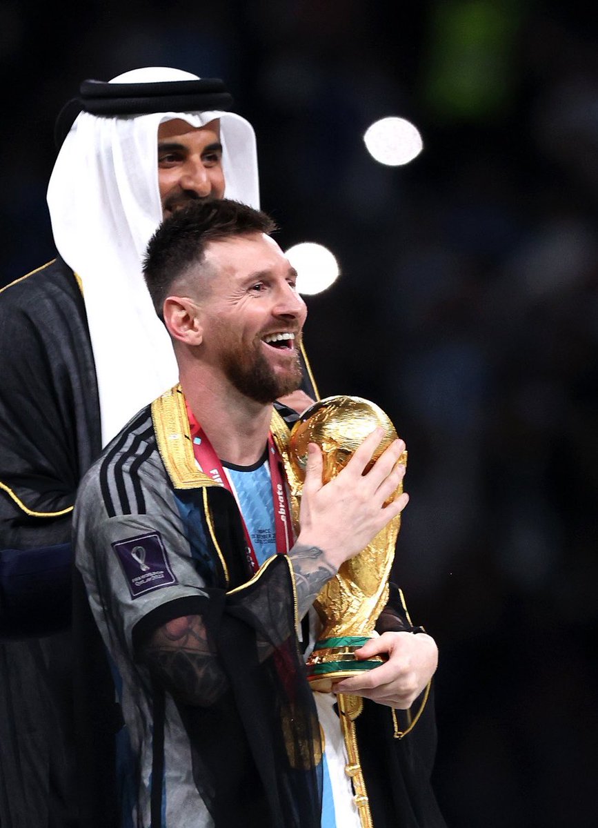 bin_azher's tweet photo. بسمتك يا زين 💙👑

 #GOAT𓃵 https://t.co/TmIElglMZQ