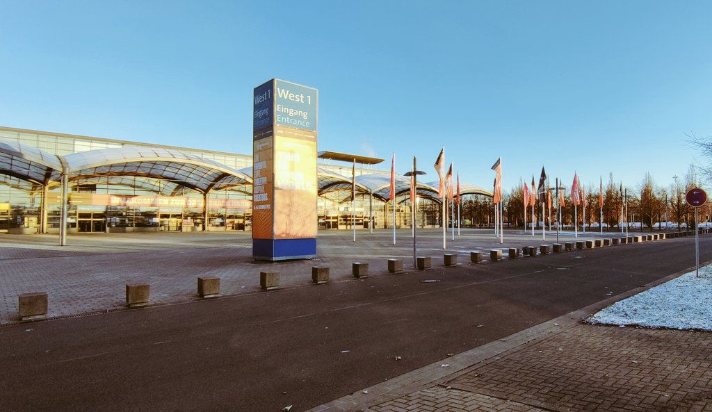 _brix_designer's tweet photo. Ab nach Hause 😎 Danke @DreamHackDE
@freaks4ugaming , Freunde, Kollegen sowie der #community für das Mega-Event .
Dreamhack 2022 in Hannover 🥹🥹 DANKE 🙏
#DHH22 #DHH #Event #crew #DHHAN22 #DreamhackHannover https://t.co/lqP7AwCSZI