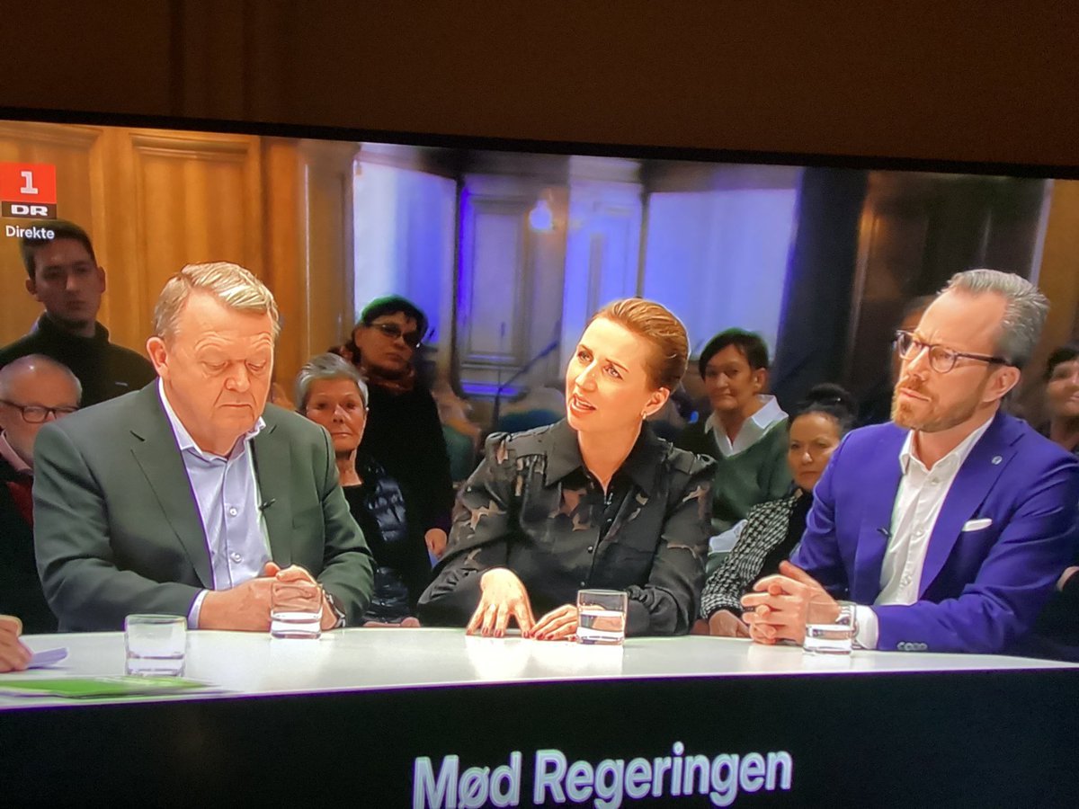 BUPLFormand's tweet photo. “Vi kommer til at løfte lønnen i den offentlige sektor. Jo længere man er væk fra mennesker, jo højere er lønnen. Det begræder jeg” 
Tak, statsminister🙏 #dkpol https://t.co/x2aRIg7JCv