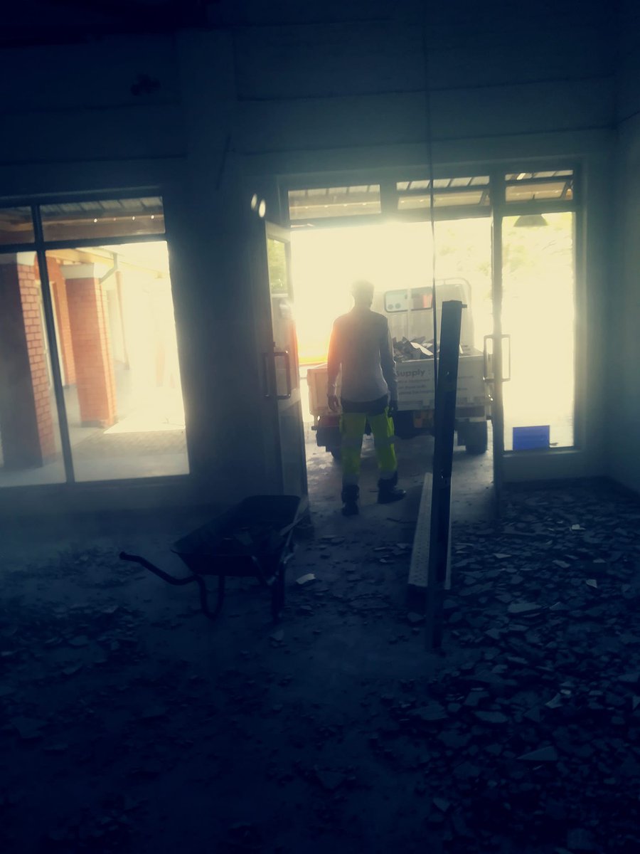 BucksMatsoga's tweet photo. I'm a LOAD, 
packed with SKILL, 
packed with COMPETENCE. 

#architecture  
#interiordesign   
#Construction https://t.co/SiyOBATRkV
