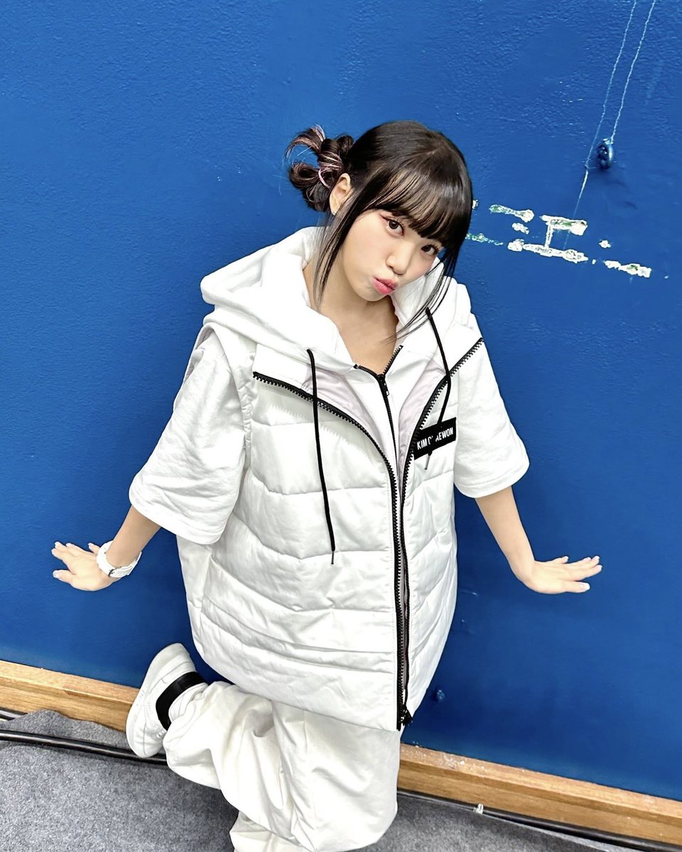 chaewonDM's tweet photo. aiutatemi con l’icon https://t.co/Te8Q59XHmO