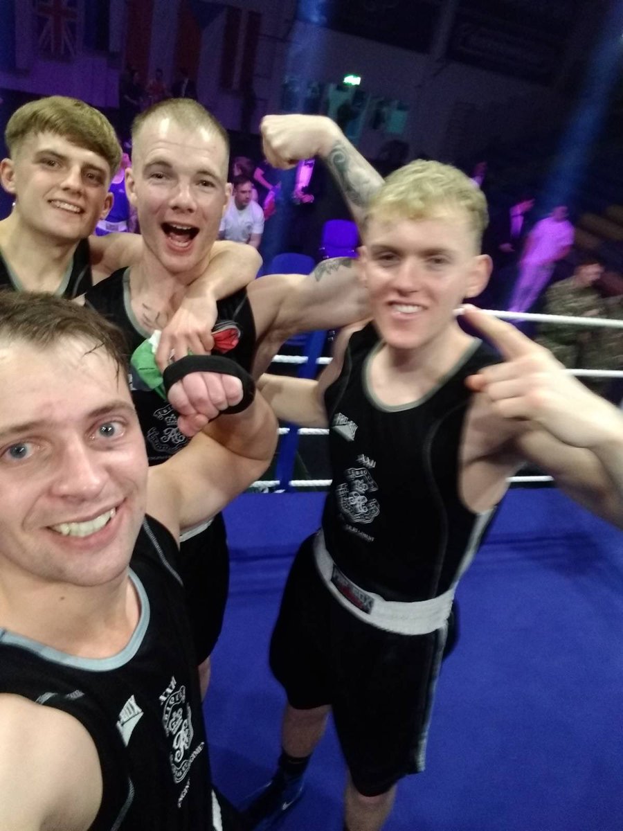 Alive_ABC's tweet photo. Boys done well tonight in the last show of the year. Took 3 from 4 out in Estonia. Now for a two week break and then back to the grind. Should be back out march for these 4. Merry Xmas folks have a good one π₯. @sthncountiesaba @armyboxingassoc @BBCWiltsSport #DurringtonBoxing https://t.co/HMiGMATrSc