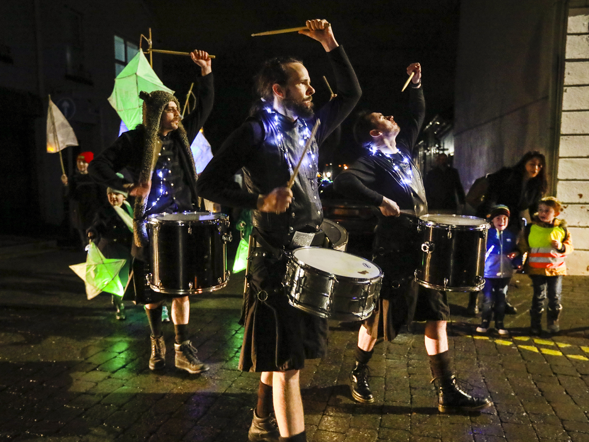 DeirdreAPower's tweet image. After the thaw a balmy evening on Nicholas &amp;amp; Bishop St for the #Limerick's Christmas festive lantern parade. Beautifully crafted local lanterns from workshops by @lumensttheatre with the beats of The Hit Machine Drummers @LimerickArts
