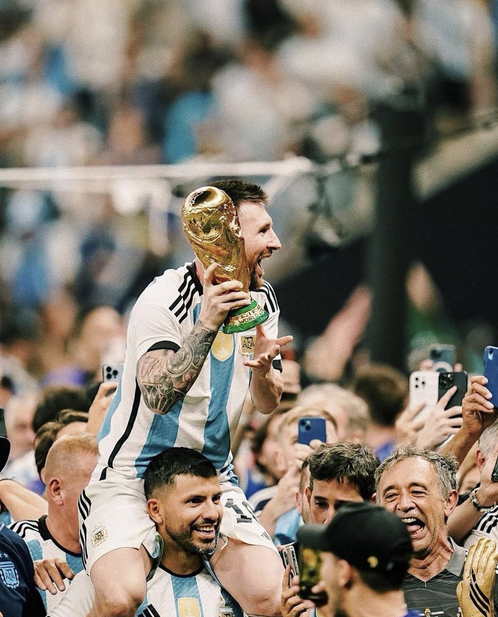 jrisco's tweet photo. GOAT https://t.co/EzhpvfMETC