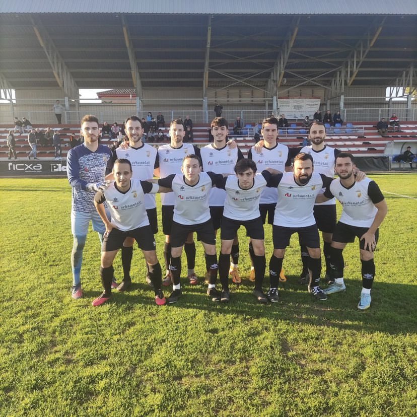 Terminamos el año de la mejor manera 👏🏽

Victoria en casa y otra portería a 0 ⚽️🍍

<a href="/UDCarcaixent/">UD.CARCAIXENT</a>