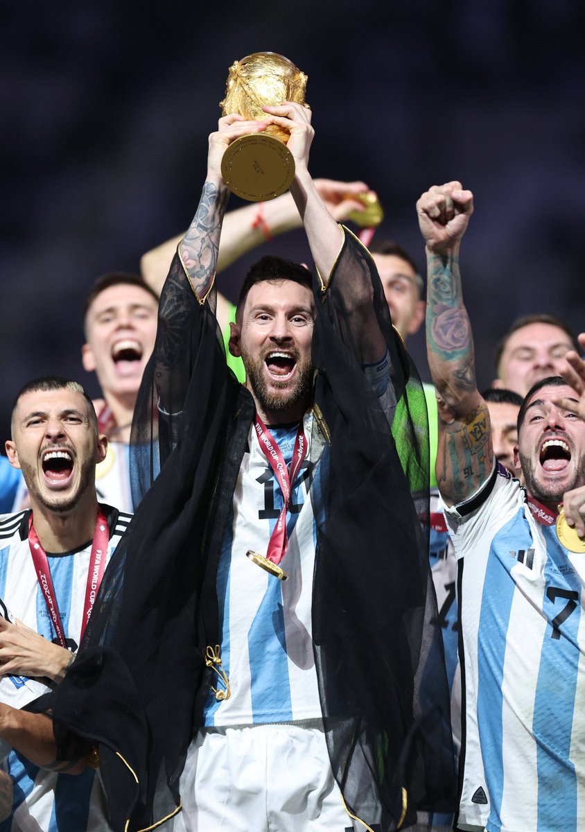 SAAD_C3's tweet photo. #الارجنتين_بطل_العالم
#ميسي #نهائي_كأس_العالم #الارجنتين_فرنسا #ميسي

كاتب التاريخ اليوم ختم صفحاته واغلق كتابه
👑🐐 https://t.co/n5uaocduDO