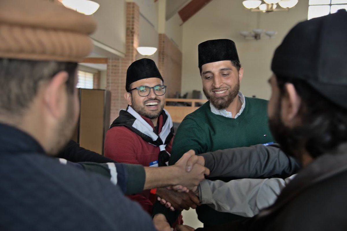 MKA_SVA's tweet photo. Majlis Khuddamul Ahmadiyya South Virginia had the honor to host our Virginia Region youth leaders at Masroor Mosque yesterday. The day revolved around dicussing the issues our youth face and how to effectively solve them through service. #WhatMuslimsDo https://t.co/USMlS5lTIv