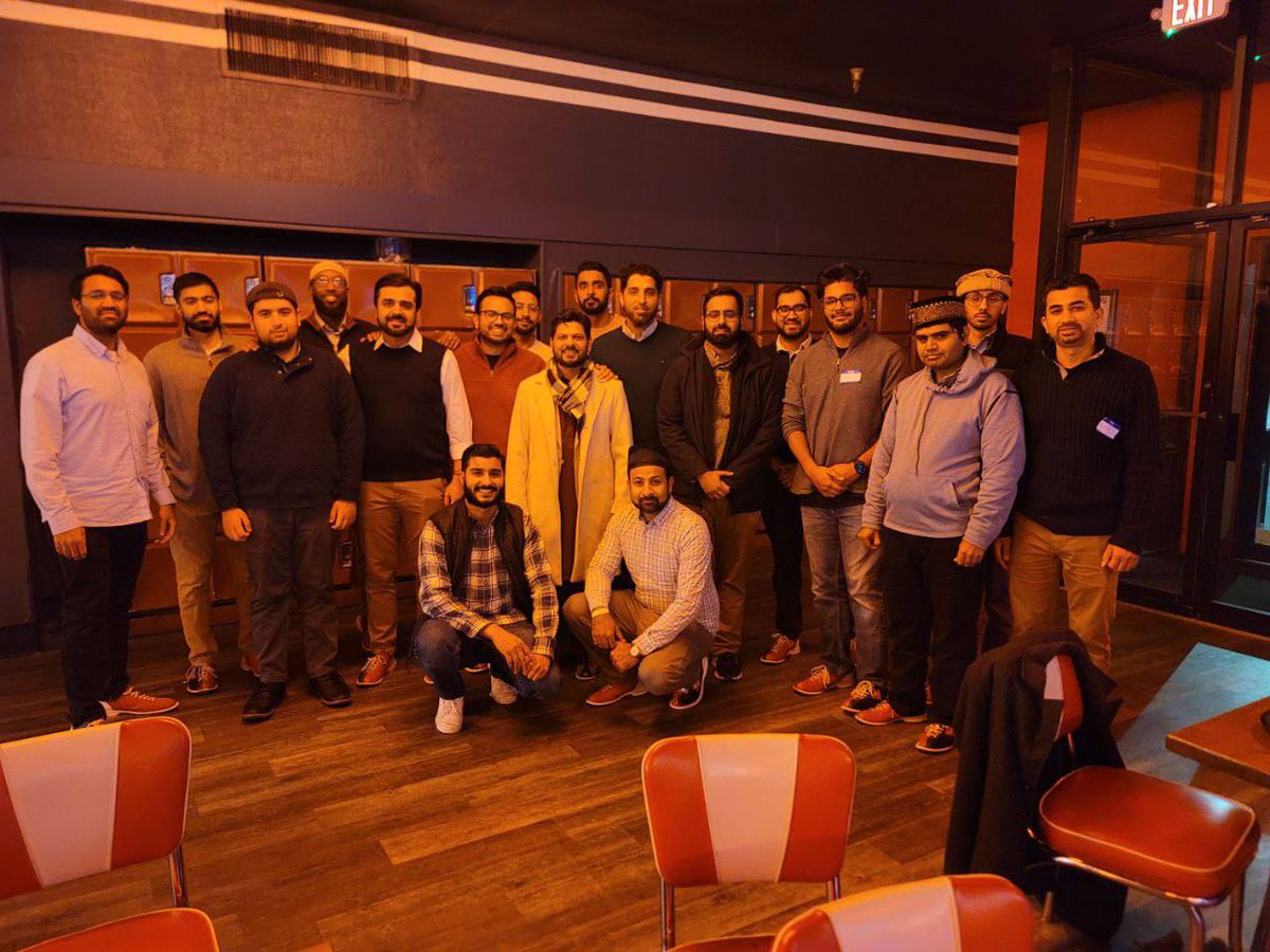 MKA_SVA's tweet photo. Majlis Khuddamul Ahmadiyya South Virginia had the honor to host our Virginia Region youth leaders at Masroor Mosque yesterday. The day revolved around dicussing the issues our youth face and how to effectively solve them through service. #WhatMuslimsDo https://t.co/USMlS5lTIv