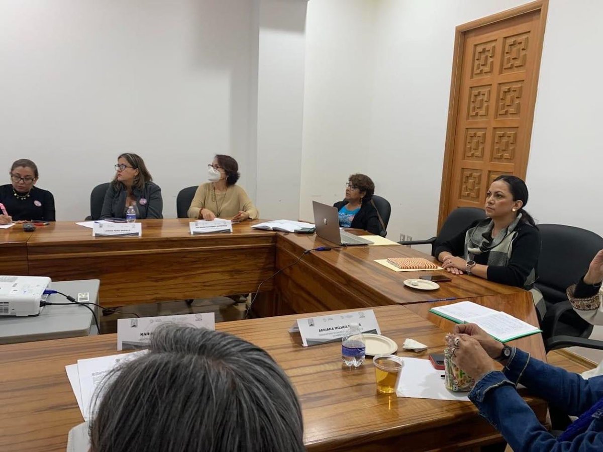 SG_Morelos's tweet photo. Suma esfuerzos Coevim con sociedad civil organizada por una agenda a favor de la vida libre de violencia 
 
·  Se informó sobre las atribuciones y competencias de la Comisión Ejecutiva, así como la estructura de la misma 

➡️ Leer más: https://t.co/IU2JkD7CTd https://t.co/BGzvEp8B1O