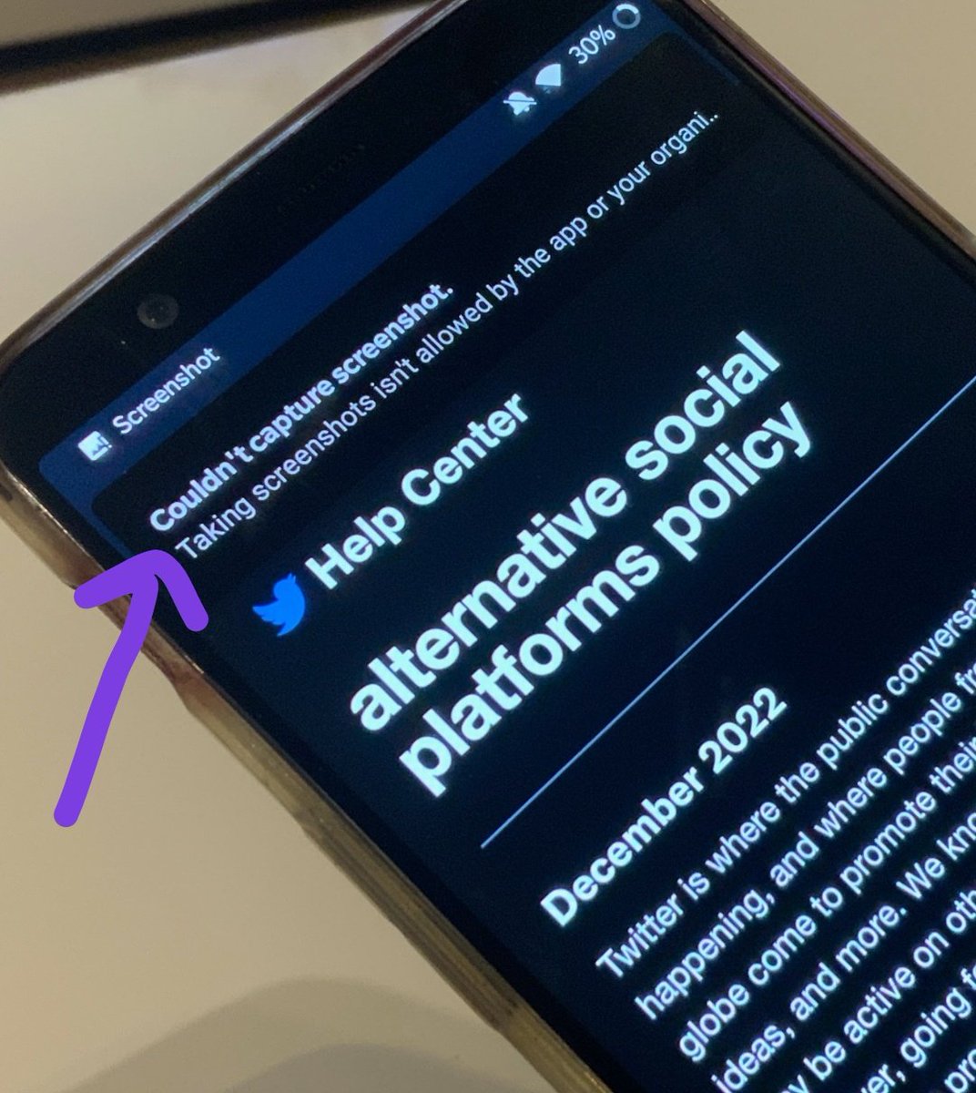 OSWreview's tweet image. Being forbidden from screenshotting Twitter's policy in Twitter's app is SHADY A.F. 

(used my tablet to take this pic)