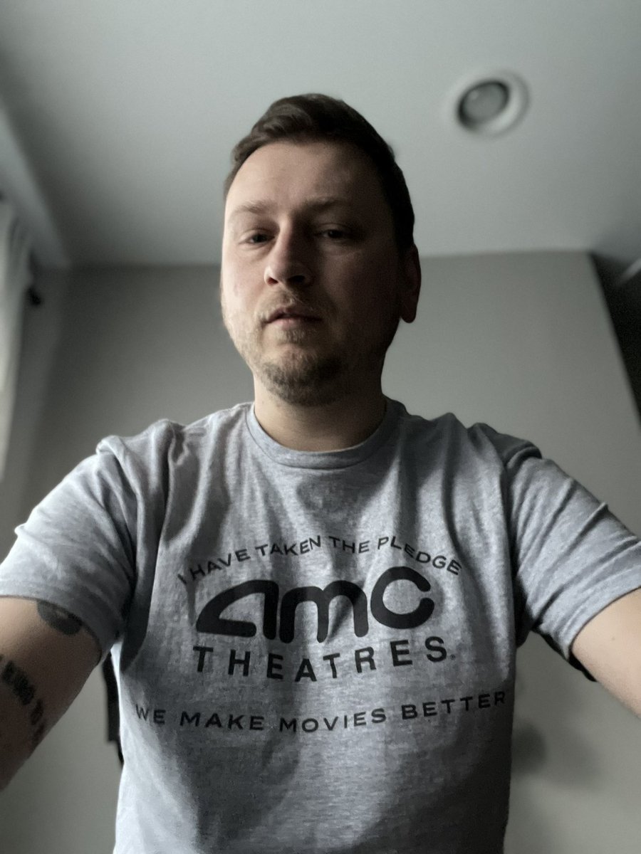 StringFellowDWN's tweet image. On the #peleton today. Stay #healthy #APES $AMC $APE #AMCSTOCK #APESNEVERLEAVING