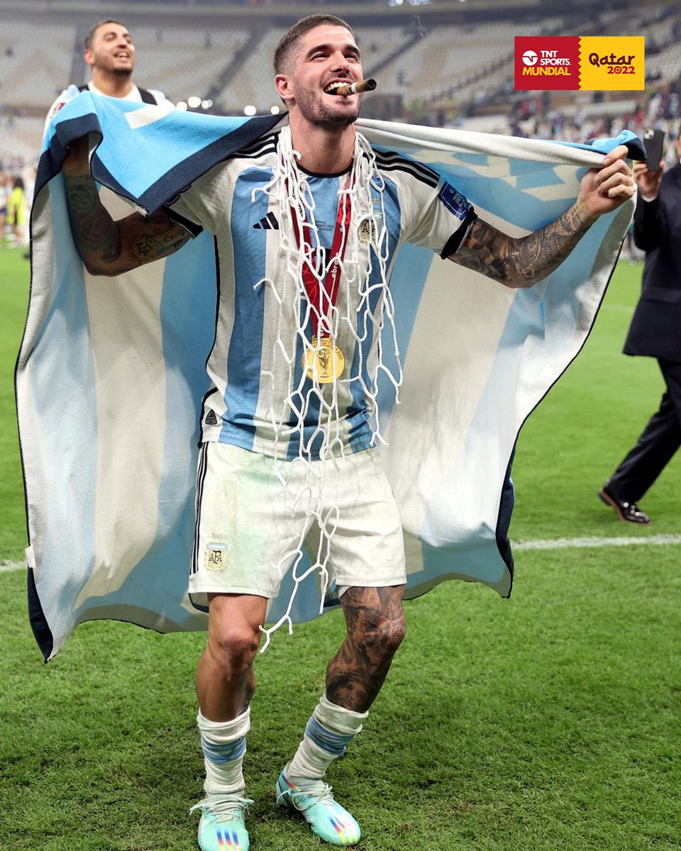 ❝On est dans l'histoire à jamais. Ceux qui ont douté de moi, qu'ils me sucent la b*te.❞

— Rodrigo De Paul 🗣️