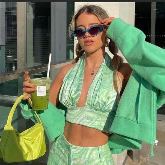 JaxonSpringer07's tweet photo. So good I had to share! Check out all the items I'm loving on @Poshmarkapp from @DoPeGirltaty #poshmark #fashion #style #shopmycloset #rta #newlook #houseofsunny: https://t.co/BALotGFoJ9 https://t.co/m6ZpFgHBdk