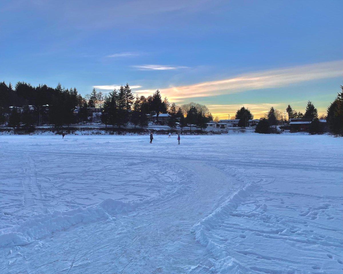 TravelSitka's tweet photo. Swan Lake always looks gorgeous with a fresh layer of snow, although it does mean shoveling is needed to skate.
How are you with ice skating?

#coldweather #sitkathrough4seasons #travelsitka #travelalaska #sitkaalaska #visitsitka #iceskate #wintersports #icehockey #figureskating https://t.co/mA9I009hVq