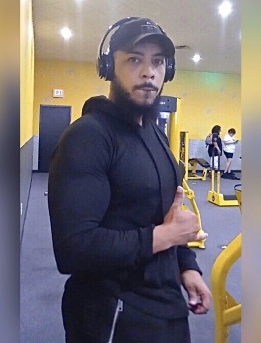 ACTREEL's tweet photo. If nobody invests in you, invest in yourself. If nobody believes in you, believe in yourself. Whatever you do, keep showing up! 💪🏿💥

#BlackBoyJoy✨🪩 #Motivation
#blackmen #lifestyle #bodybuilding #muscles #gym #gymlife #fitness #workout #motivation #dedication #AlphasLift🏋🏾‍♂️ https://t.co/FdJFlSKjXE