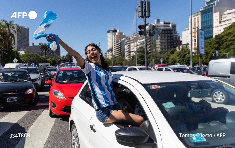 AFP's tweet photo. From @AFPphoto:
A massive crowd of Argentina fans flock to the Obelisk of Buenos Aires to celebrate the country's #FIFAWorldCup win on Sunday https://t.co/rQLAQ9Psk3
