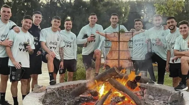 Our world champions have been grown eating healthy animal protein-based diets! Argentine meat, sustainable meat. Thanks to our animal farmers, thanks to our champions! 🇦🇷🥩⚽️🌎