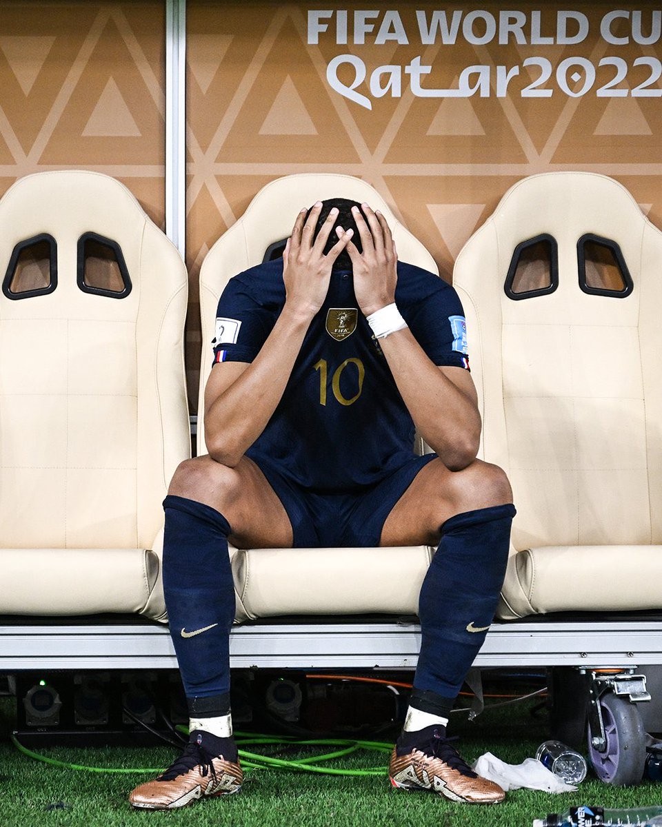 EdgarLo1995's tweet photo. Mood because Cowboys disappoint me and France lost in pks 💔 https://t.co/B4I1PMr4IW