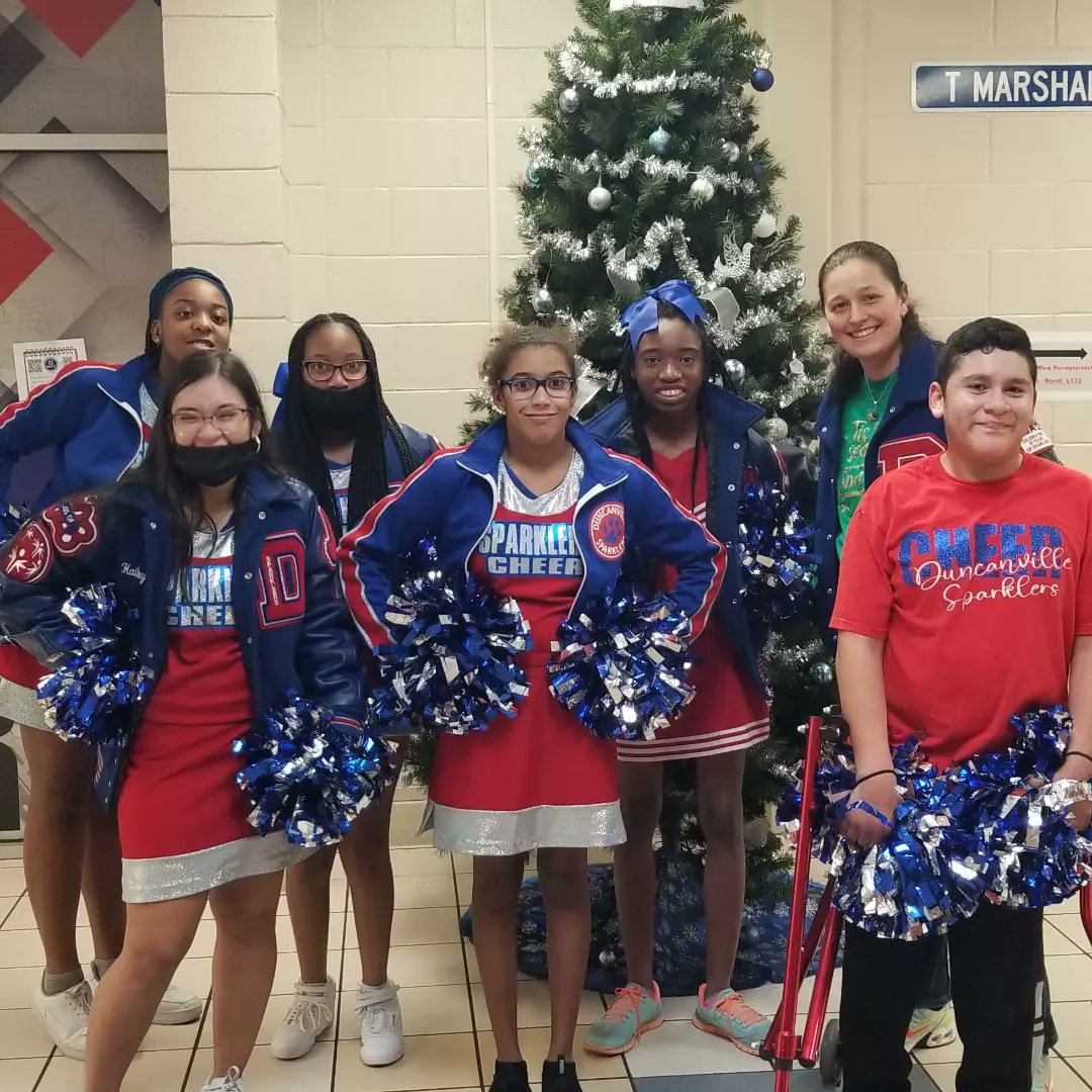 DHSSparklers's tweet photo. We had a great time sending off our football team and are so proud that they won!

Not pictured:  Ja'Nyah and Chandler who joined us later on. 

#dhssparklers #duncanvillehighschool #duncanvillesparkler #duncanvillesparklers #duncanvilleproud #cheerislove https://t.co/pcnSqC2tyZ
