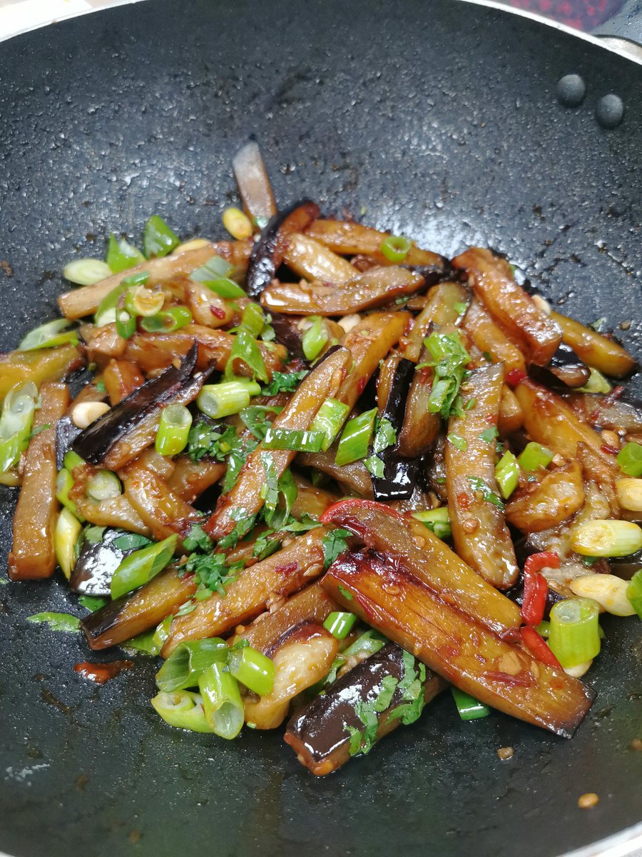 KoiKitchen's tweet photo. Fab final cookery class of the series for @ConfuciusMCR ending 2022 with Sichuan cuisine. Thanks to everyone that's joined a class over the years, it's been a pleasure cooking with and teaching you. #chinesefood #chineseculture #cookeryclass https://t.co/dunskrHbf6