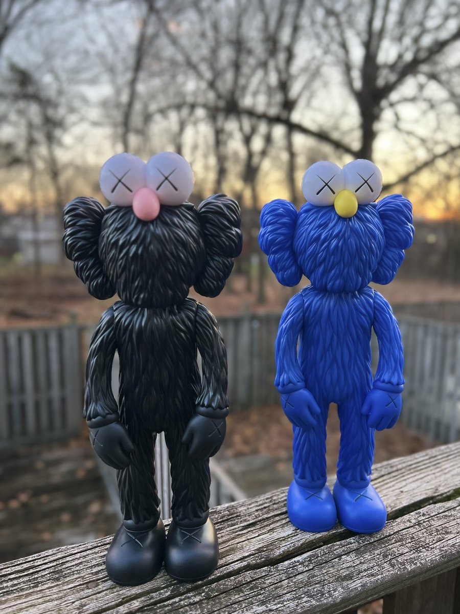 RickyTo828's tweet photo. Kaws BFF
#kaws #kawsbff #kawsone #medicom #medicomtoy #medicom_toy #kawsbangkok #sofubi #sofvi #sofubitoys #sofvitoy @MEDICOM_TOY https://t.co/Iwnwkz4a2v