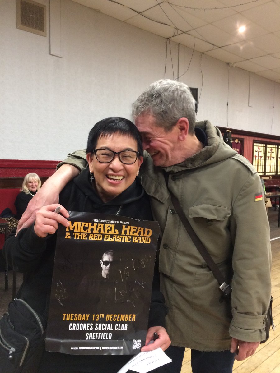 wewet23's tweet photo. I just wanted to say MASSIVE Thank You to Michael Head And The Red Elastic Band for giving me such a WONDERFUL 2022 full of AWESOME HAPPY memories!  Here's my most favourite photo with Mick Head.  VIVA Mick Head!!!  ❤️❤️❤️❤️❤️  #DearScott  #AlbumOfTheYear  #JeansNotHappening https://t.co/rsPBwyrkj3