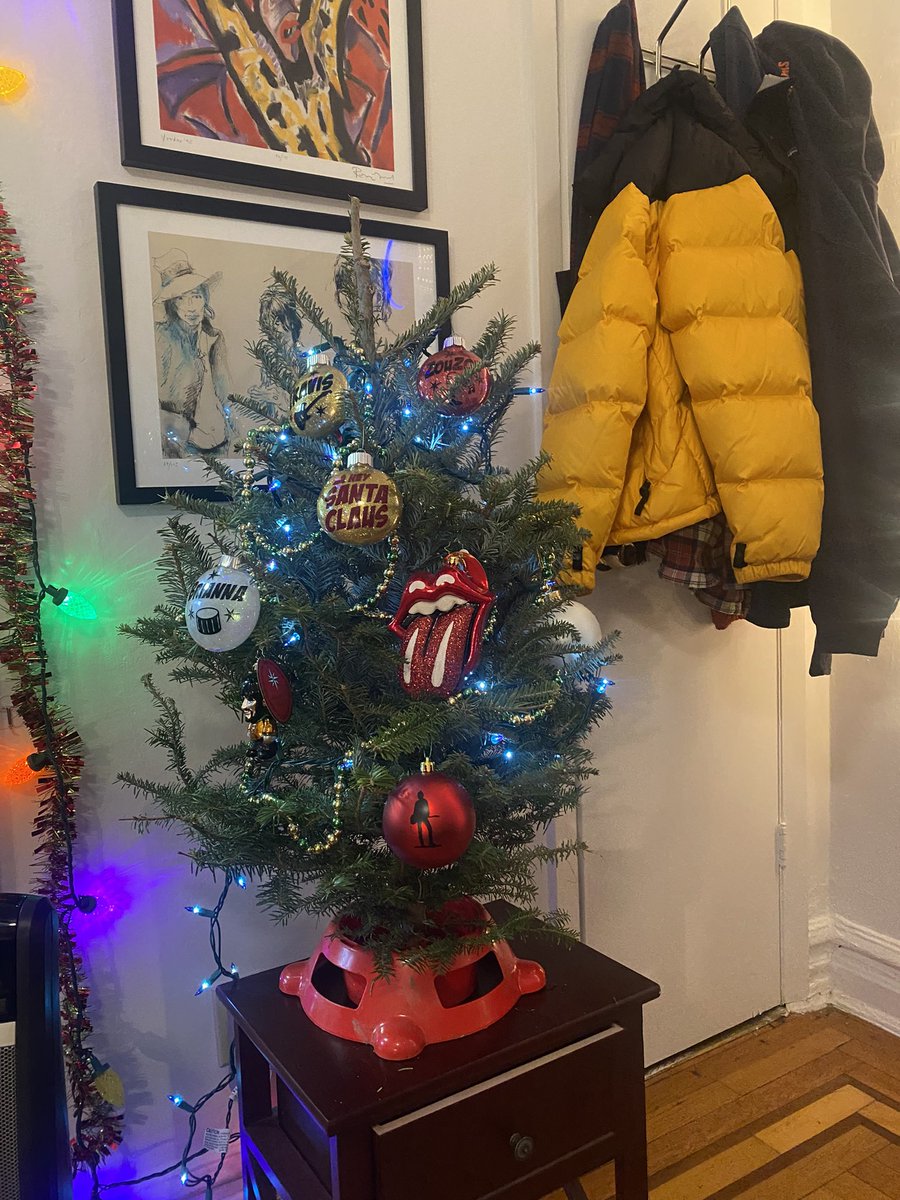 This year’s Rock & Roll Christmas Tree w/balls from Soraia, Rolling Stones and a new Joe Strummer Christmas Ball. Behind my tree are two pieces of artwork from the great Ronnie Wood.Happy Rocking Christmas 🎸🎸🎸